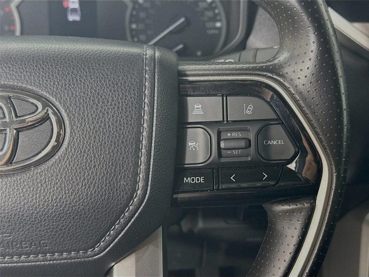 2022 Toyota Tundra SR5 thumbnail 18