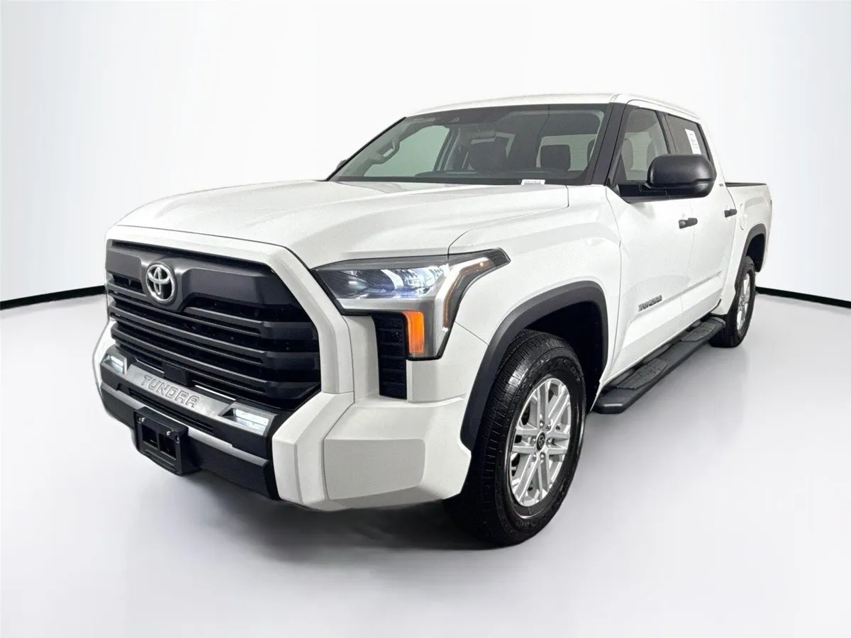 2022 Toyota Tundra SR5 thumbnail 2