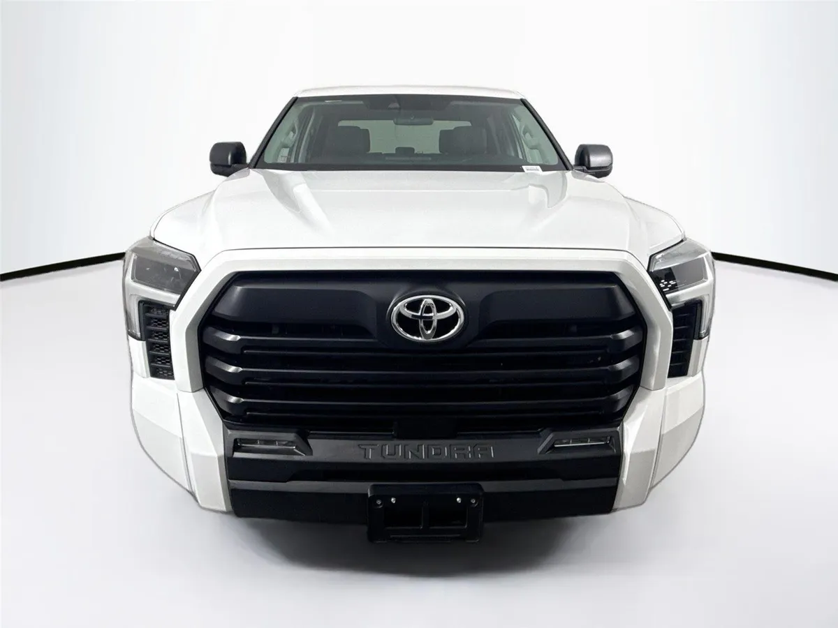 2022 Toyota Tundra SR5 thumbnail 3