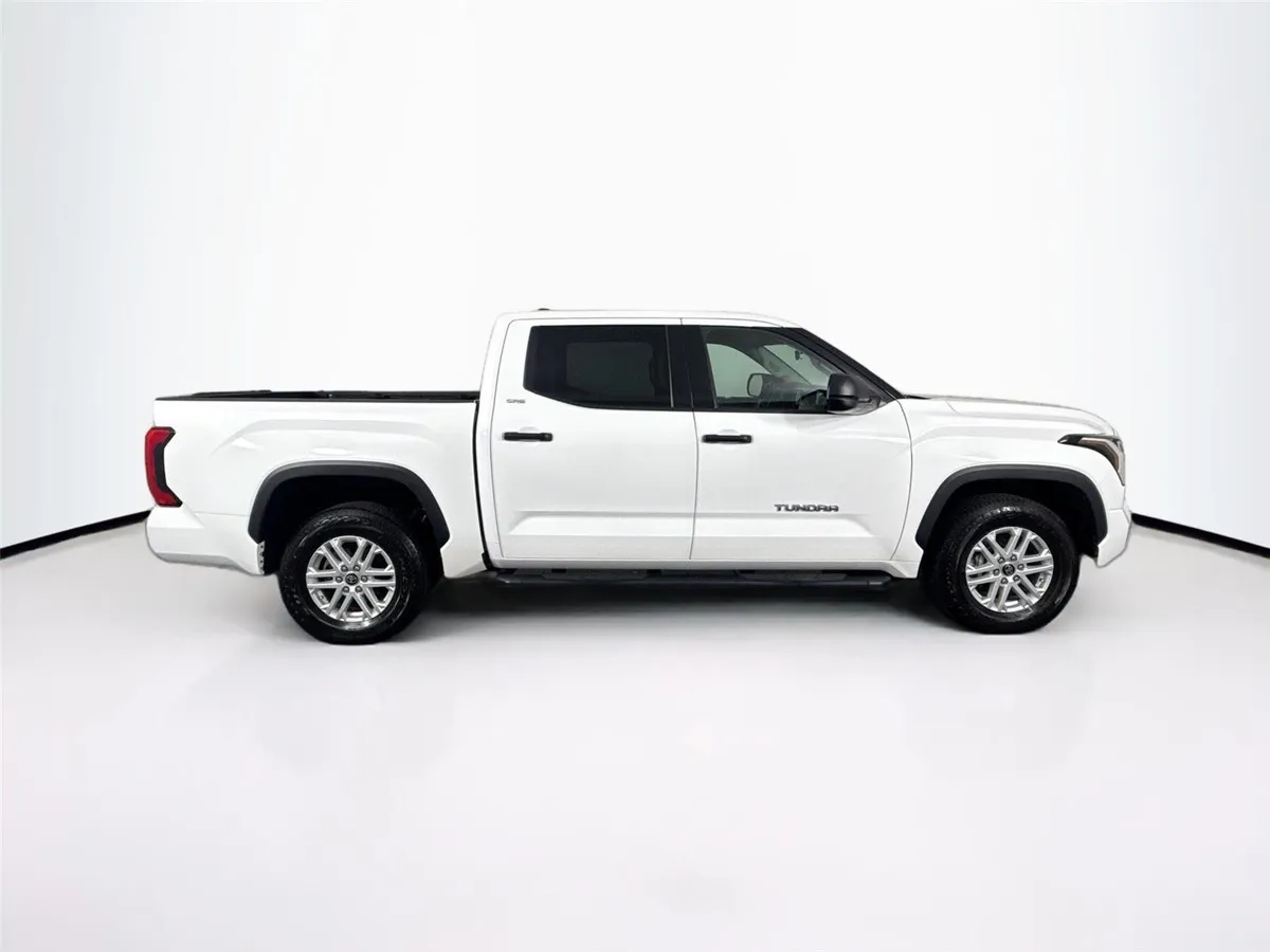 2022 Toyota Tundra SR5 thumbnail 5