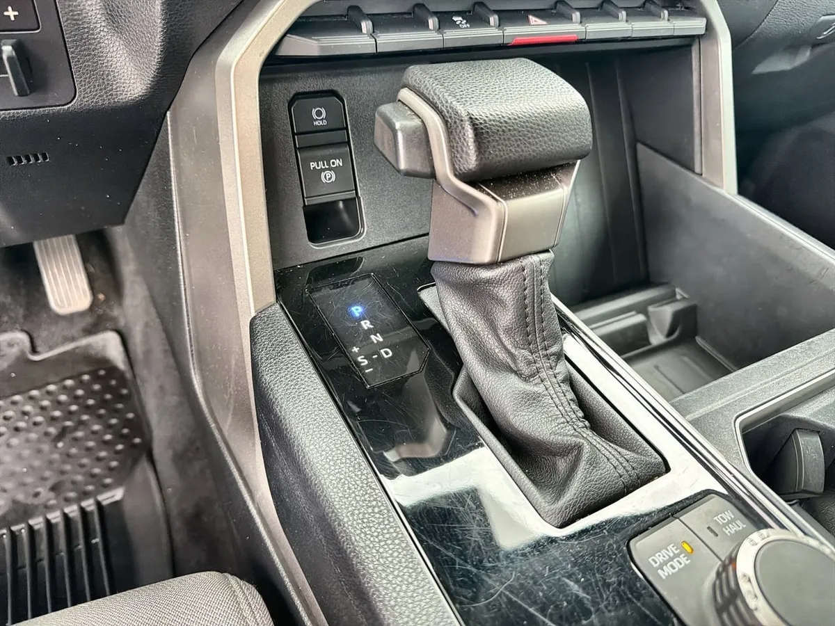 2022 Toyota Tundra SR5 thumbnail 14