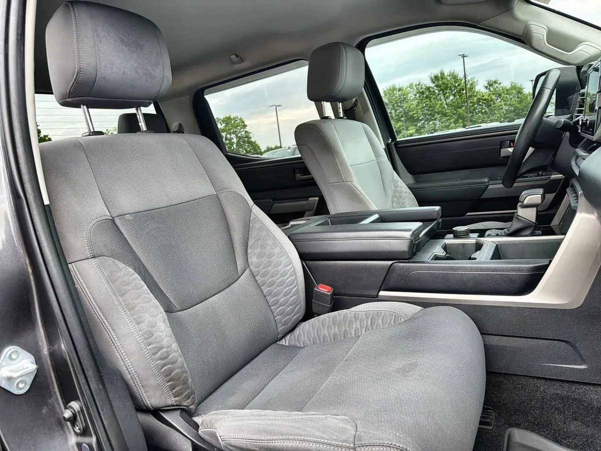 2022 Toyota Tundra SR5 thumbnail 23