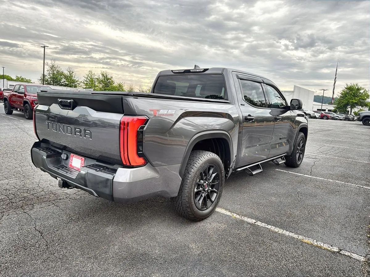 2022 Toyota Tundra SR5 thumbnail 8