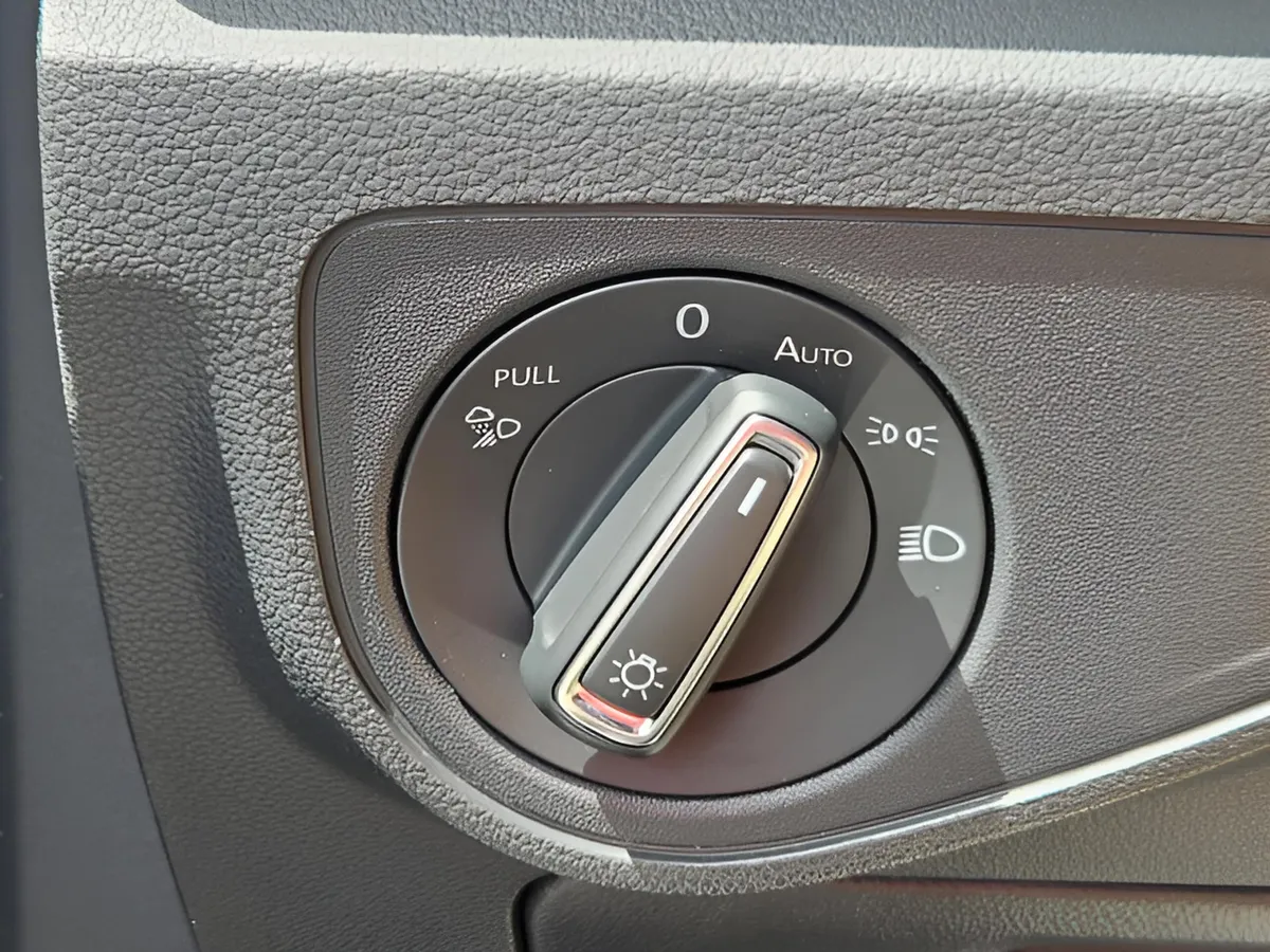 2022 Volkswagen Atlas 2.0T SE w/Technology thumbnail 13