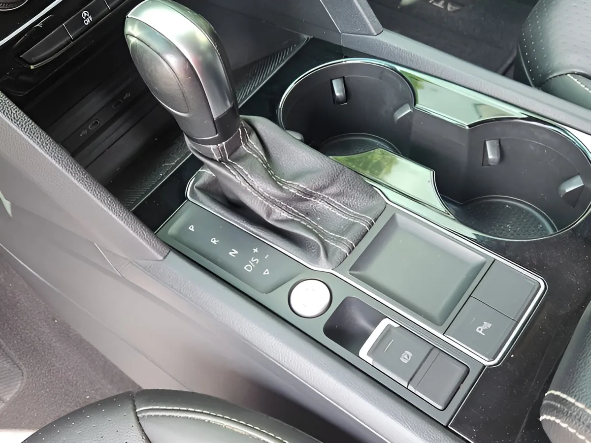 2022 Volkswagen Atlas 2.0T SE w/Technology thumbnail 15