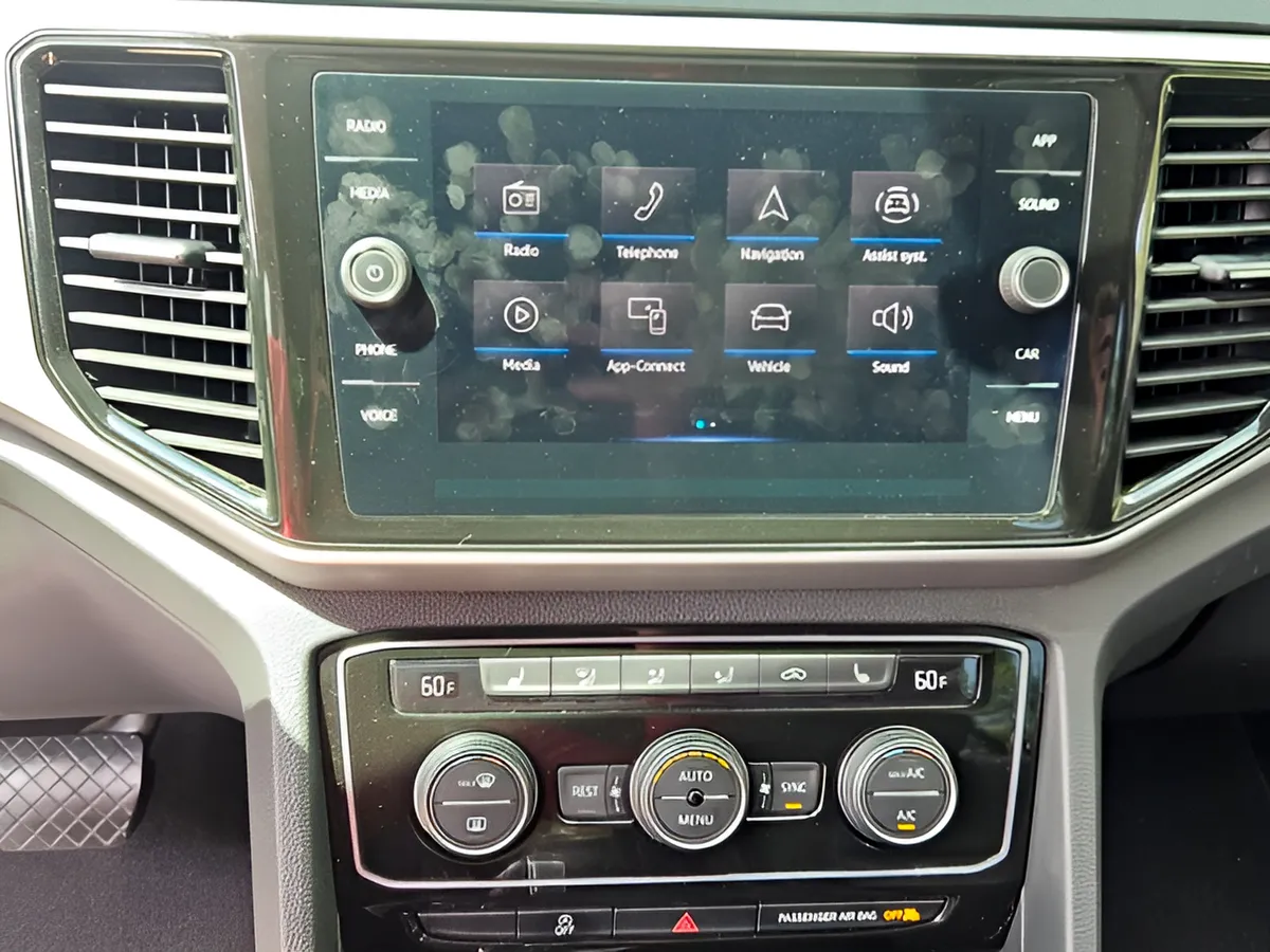2022 Volkswagen Atlas 2.0T SE w/Technology thumbnail 16