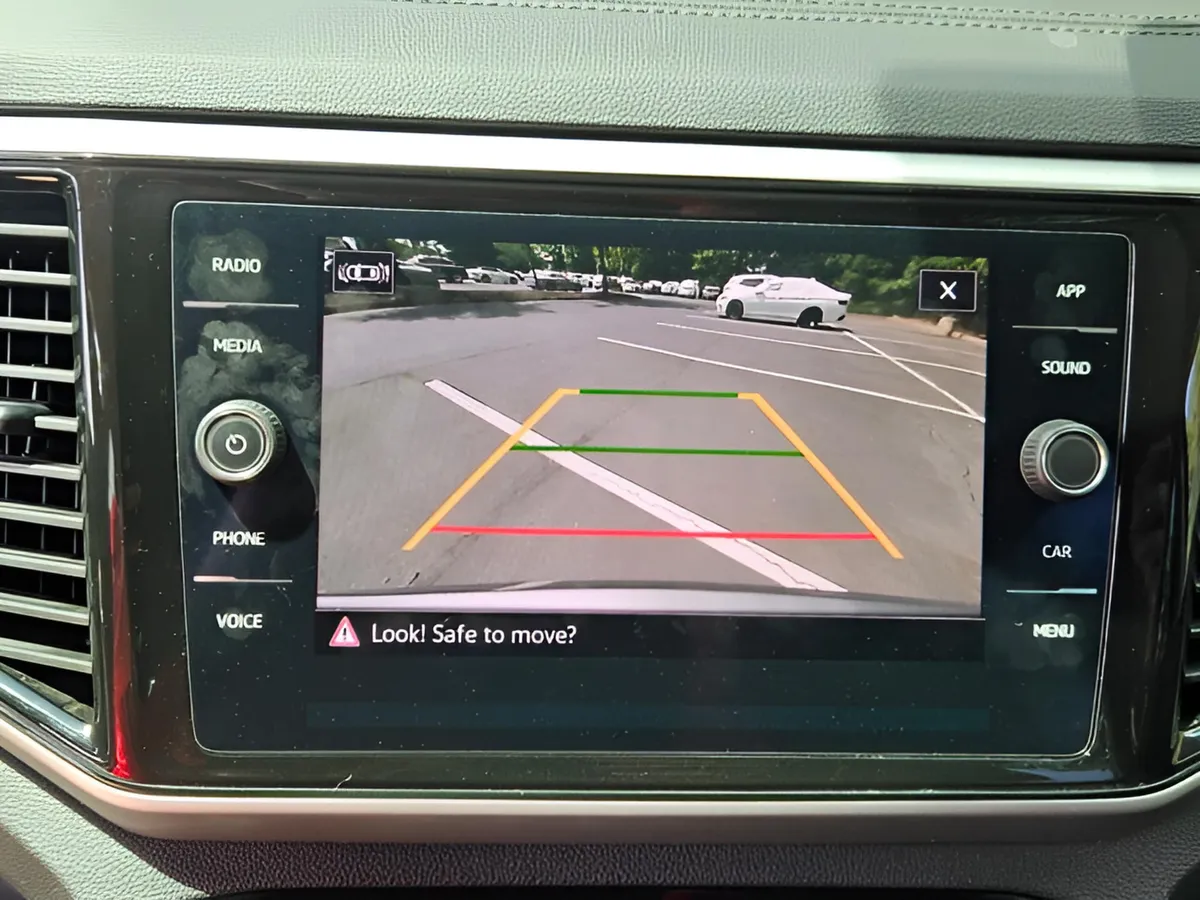 2022 Volkswagen Atlas 2.0T SE w/Technology thumbnail 17