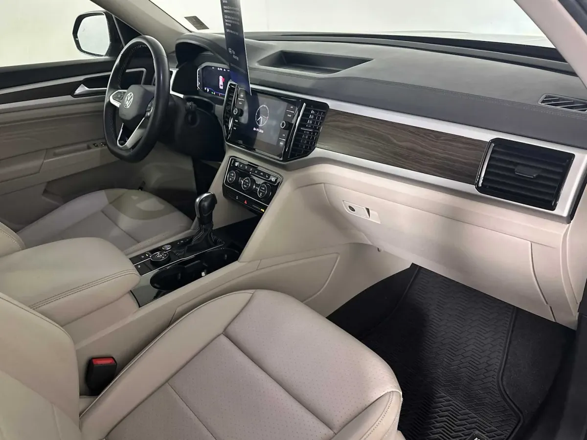 2022 Volkswagen Atlas 3.6L V6 SE w/Technology thumbnail 17