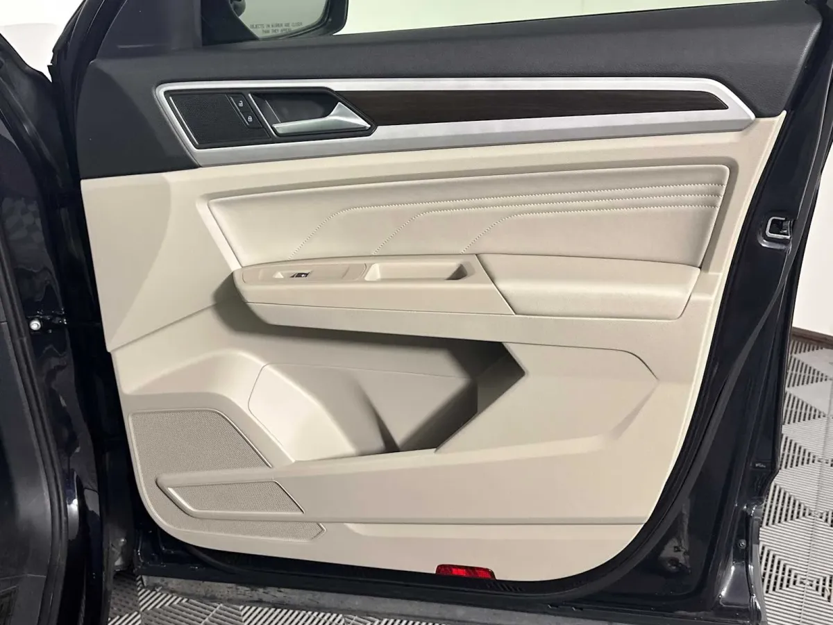 2022 Volkswagen Atlas 3.6L V6 SE w/Technology thumbnail 18
