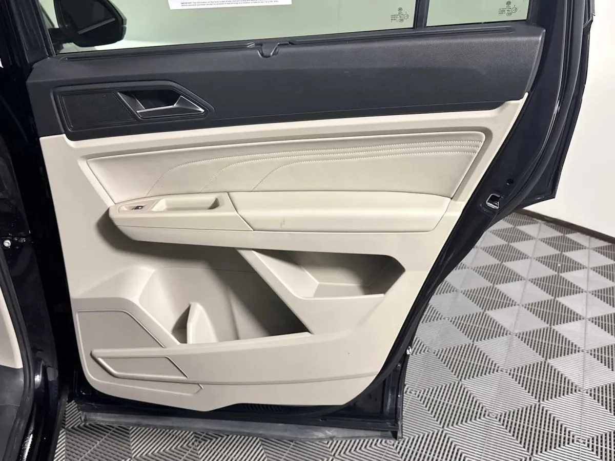 2022 Volkswagen Atlas 3.6L V6 SE w/Technology thumbnail 20