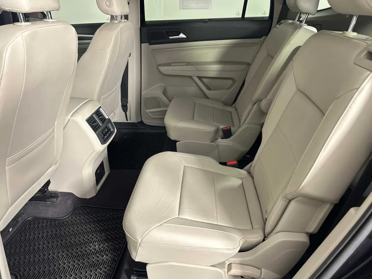 2022 Volkswagen Atlas 3.6L V6 SE w/Technology thumbnail 23