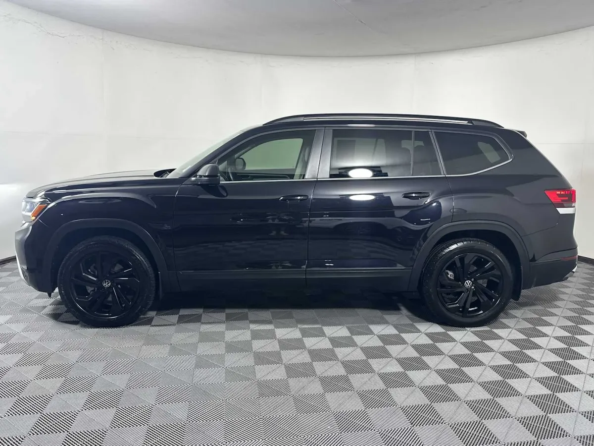 2022 Volkswagen Atlas 3.6L V6 SE w/Technology thumbnail 4