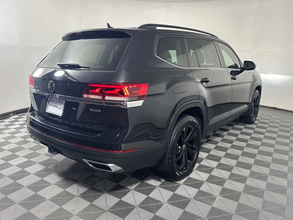 2022 Volkswagen Atlas 3.6L V6 SE w/Technology thumbnail 8