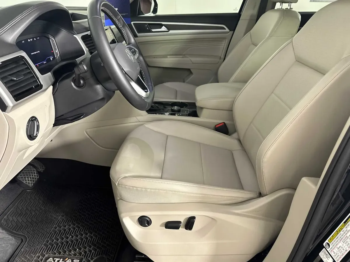 2022 Volkswagen Atlas 3.6L V6 SE w/Technology thumbnail 9