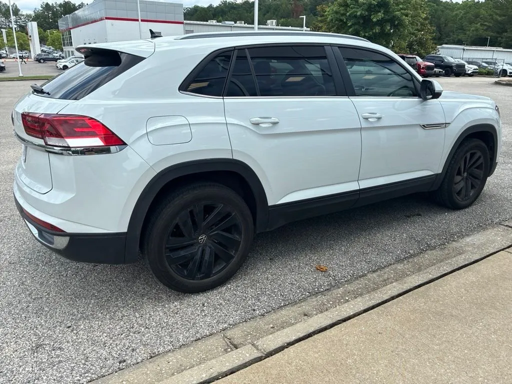 2022 Volkswagen Atlas Cross Sport 3.6L V6 SE w/Technology thumbnail 3