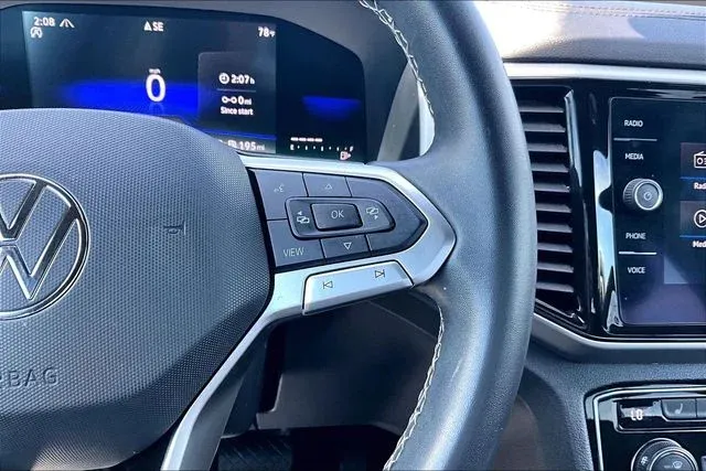 2022 Volkswagen Atlas Cross Sport 3.6L V6 SE w/Technology thumbnail 11