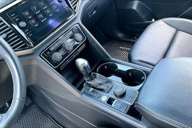 2022 Volkswagen Atlas Cross Sport 3.6L V6 SE w/Technology thumbnail 15
