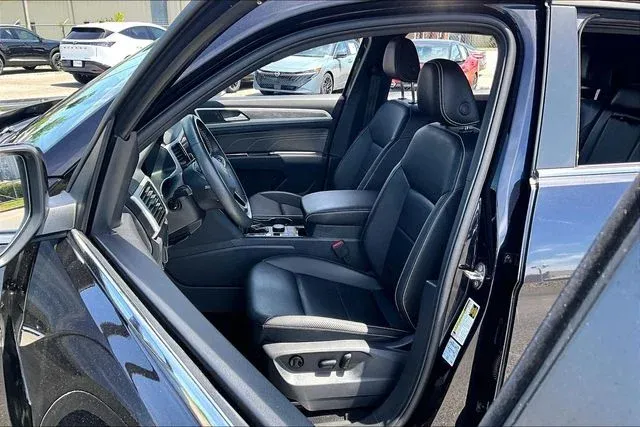 2022 Volkswagen Atlas Cross Sport 3.6L V6 SE w/Technology thumbnail 18