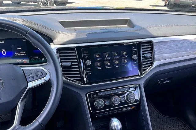 2022 Volkswagen Atlas Cross Sport 3.6L V6 SE w/Technology thumbnail 9