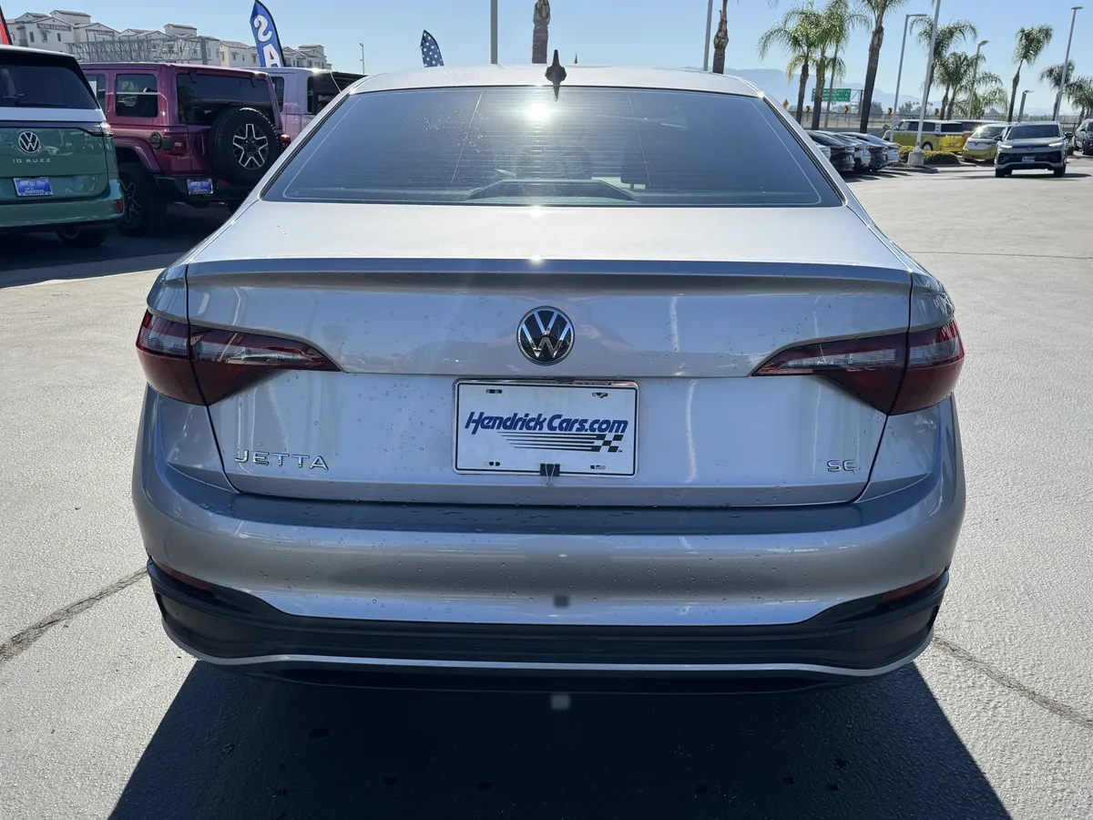 2022 Volkswagen Jetta SE thumbnail 8