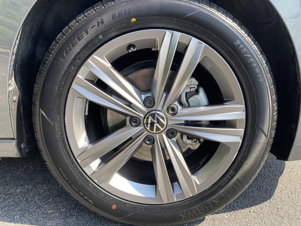 2022 Volkswagen Jetta SE thumbnail 11