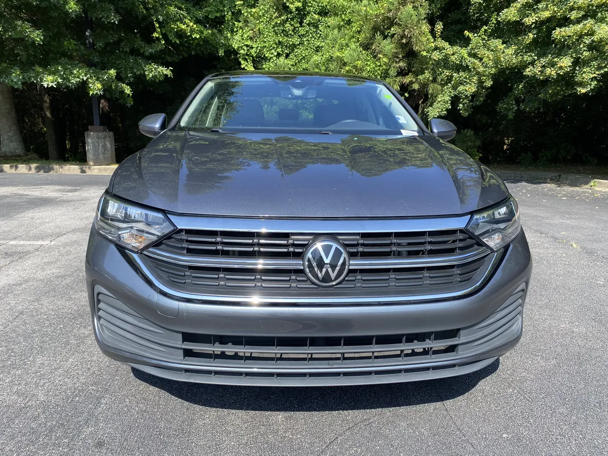 2022 Volkswagen Jetta SE thumbnail 2