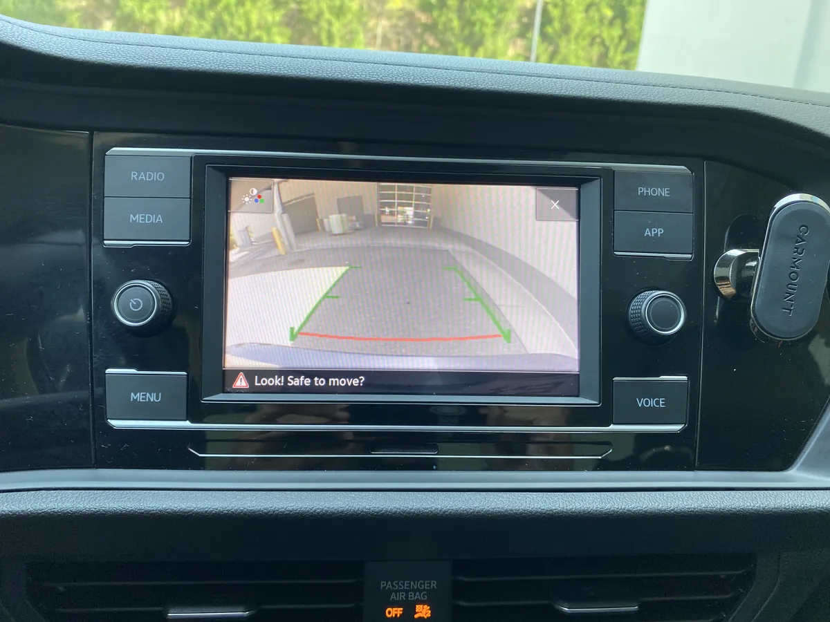2022 Volkswagen Jetta SE thumbnail 24