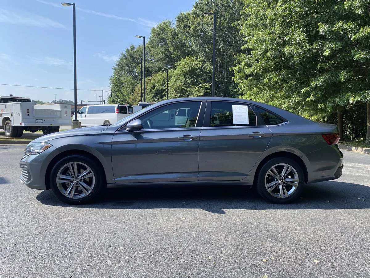 2022 Volkswagen Jetta SE thumbnail 5