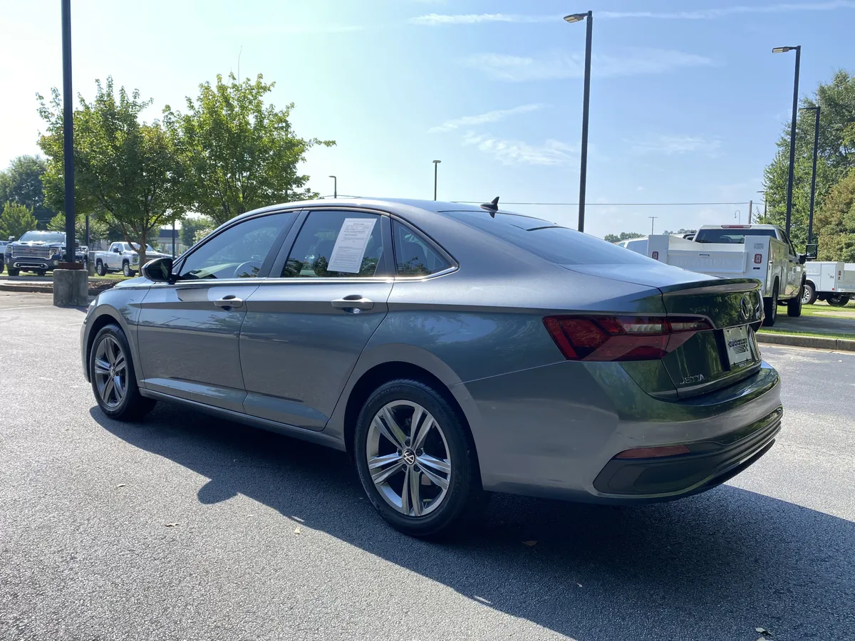 2022 Volkswagen Jetta SE thumbnail 6