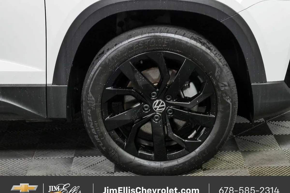 2022 Volkswagen Taos 1.5T SE thumbnail 35