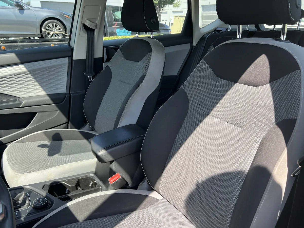 2022 Volkswagen Taos S thumbnail 15