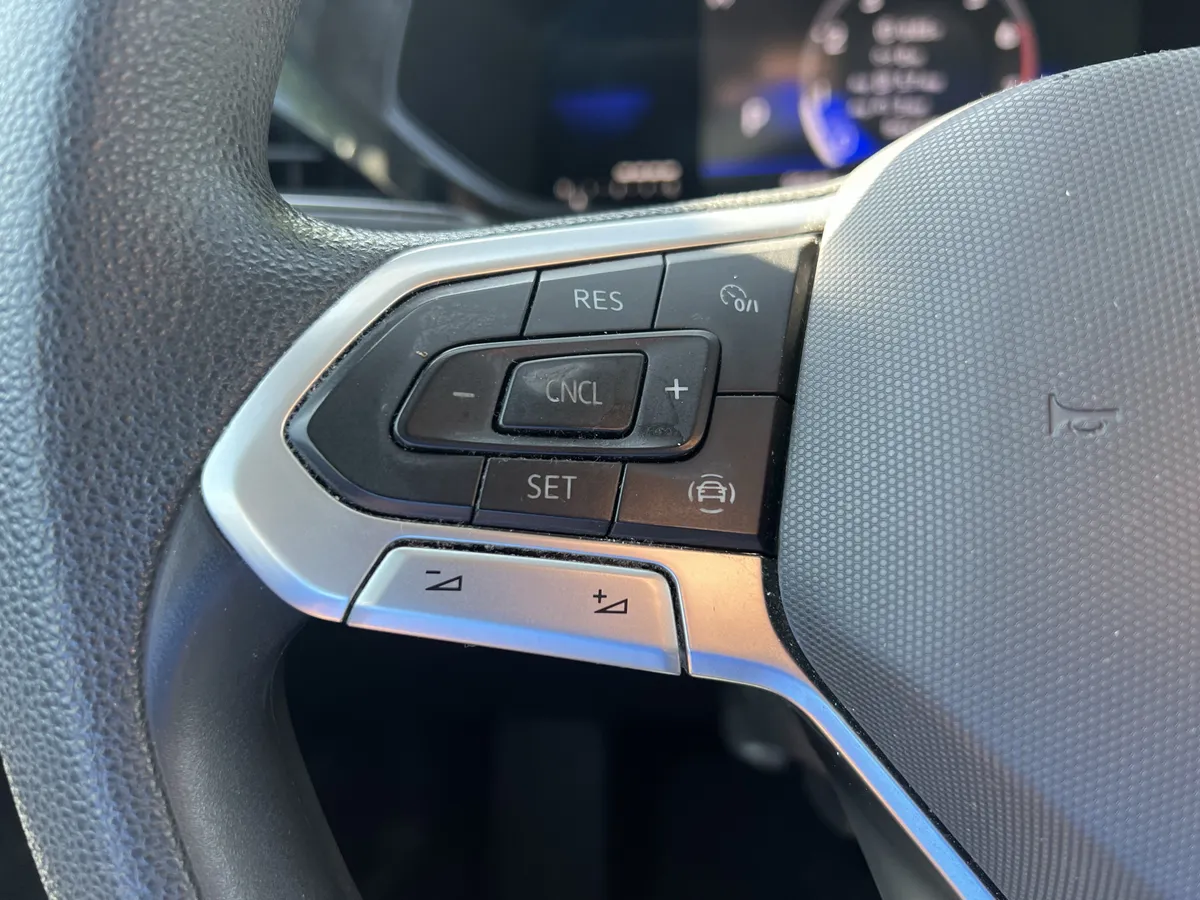 2022 Volkswagen Taos S thumbnail 18