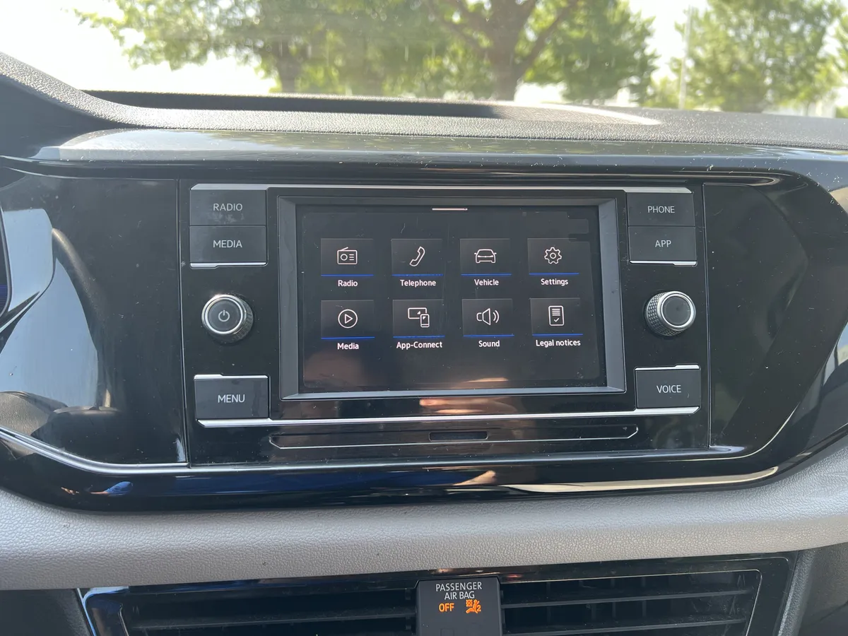 2022 Volkswagen Taos S thumbnail 23