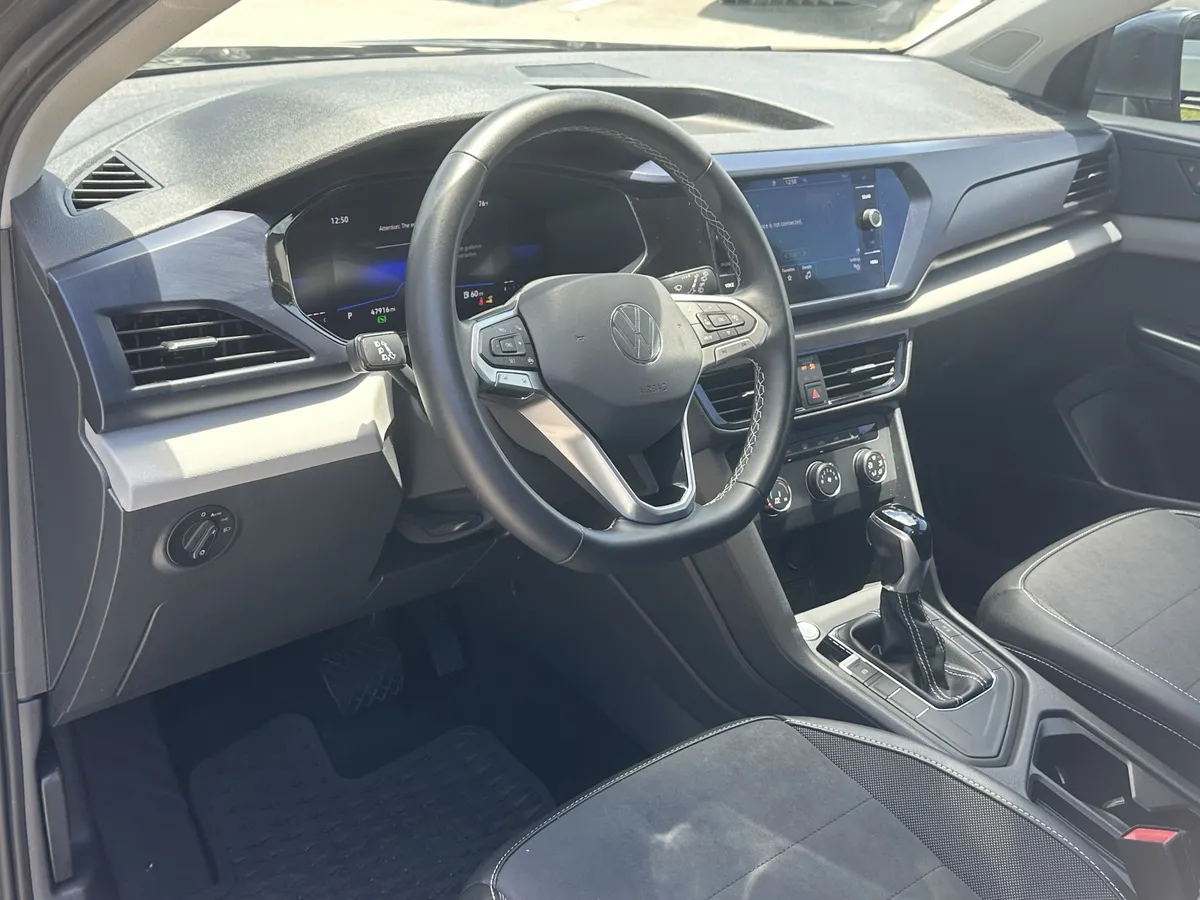 2022 Volkswagen Taos SE thumbnail 14