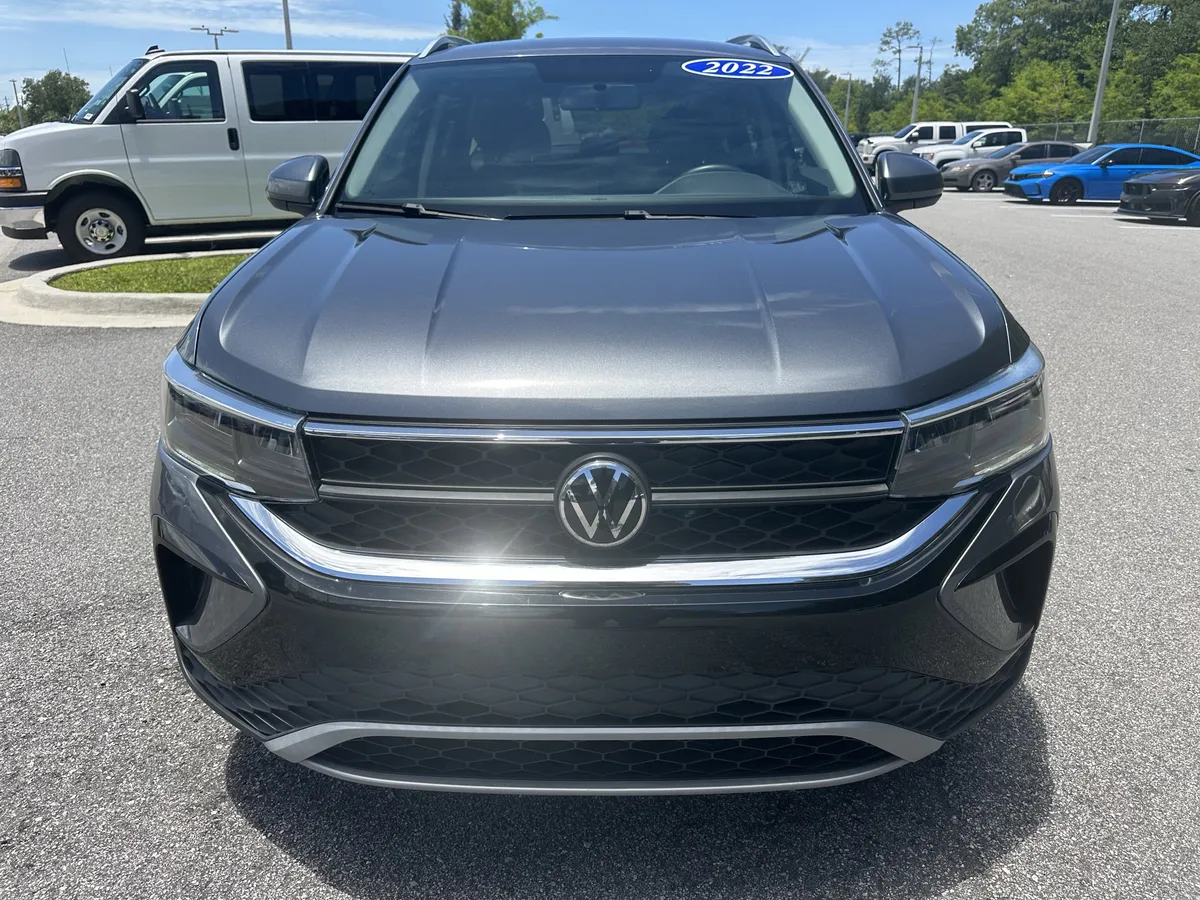 2022 Volkswagen Taos SE thumbnail 2