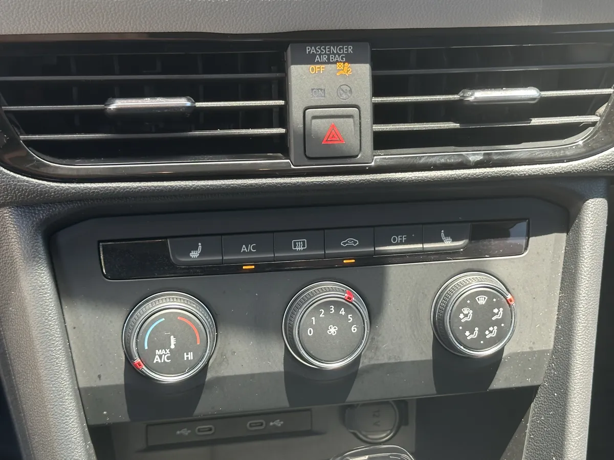 2022 Volkswagen Taos SE thumbnail 24