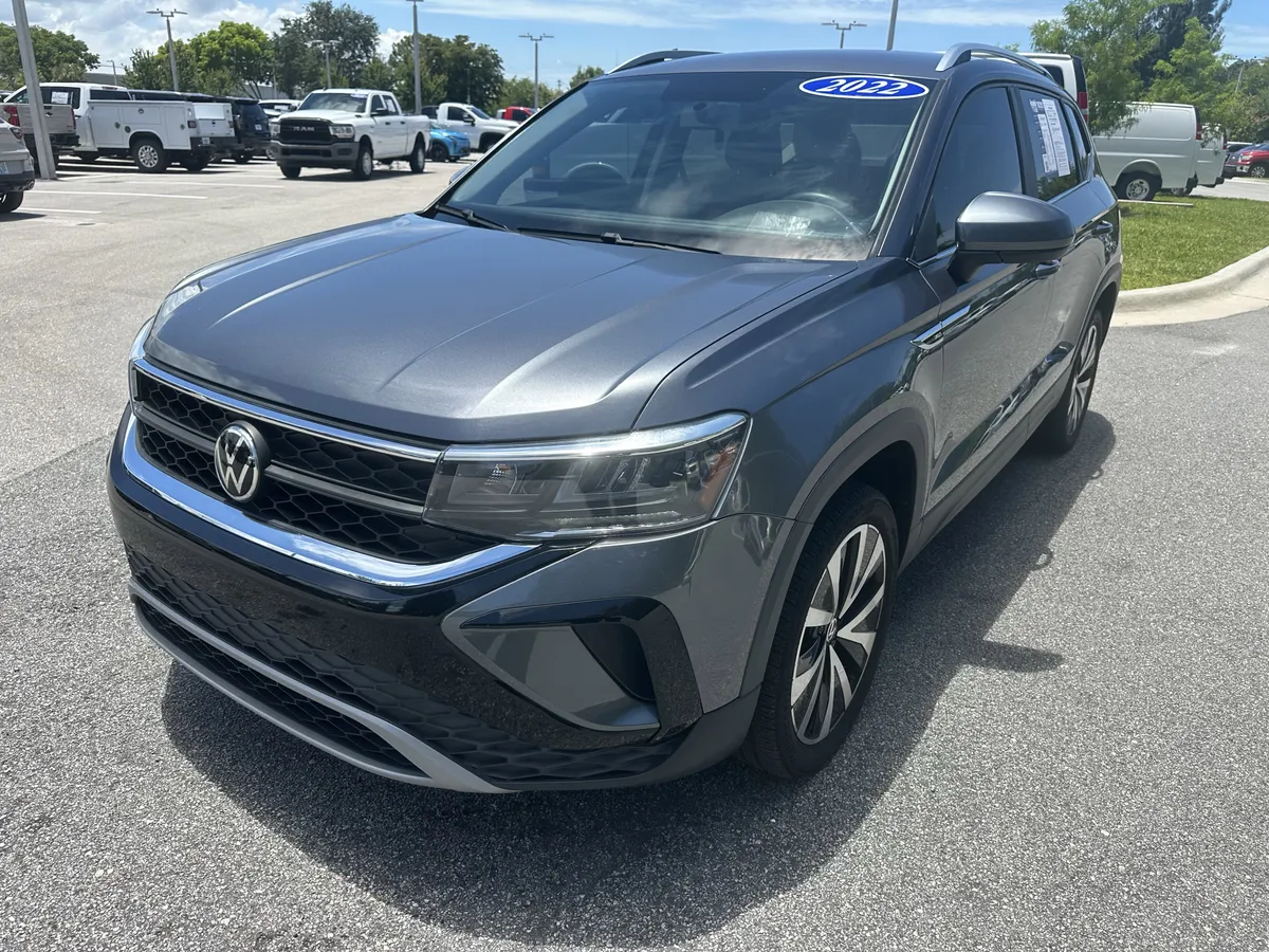 2022 Volkswagen Taos SE thumbnail 4