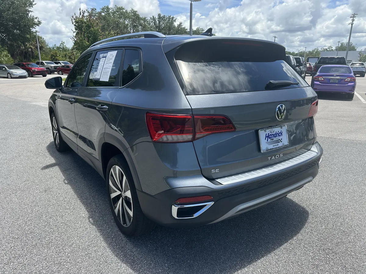 2022 Volkswagen Taos SE thumbnail 6