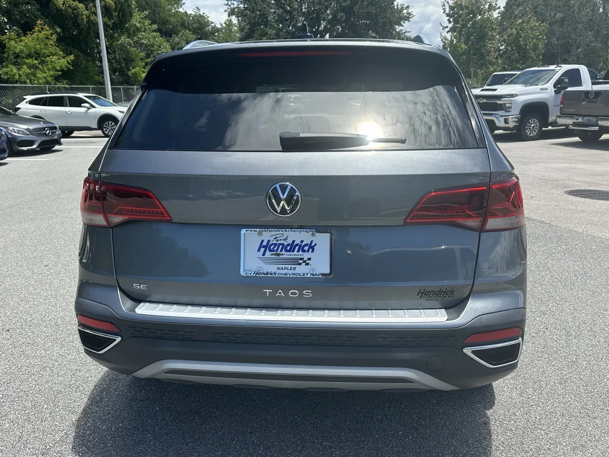 2022 Volkswagen Taos SE thumbnail 7