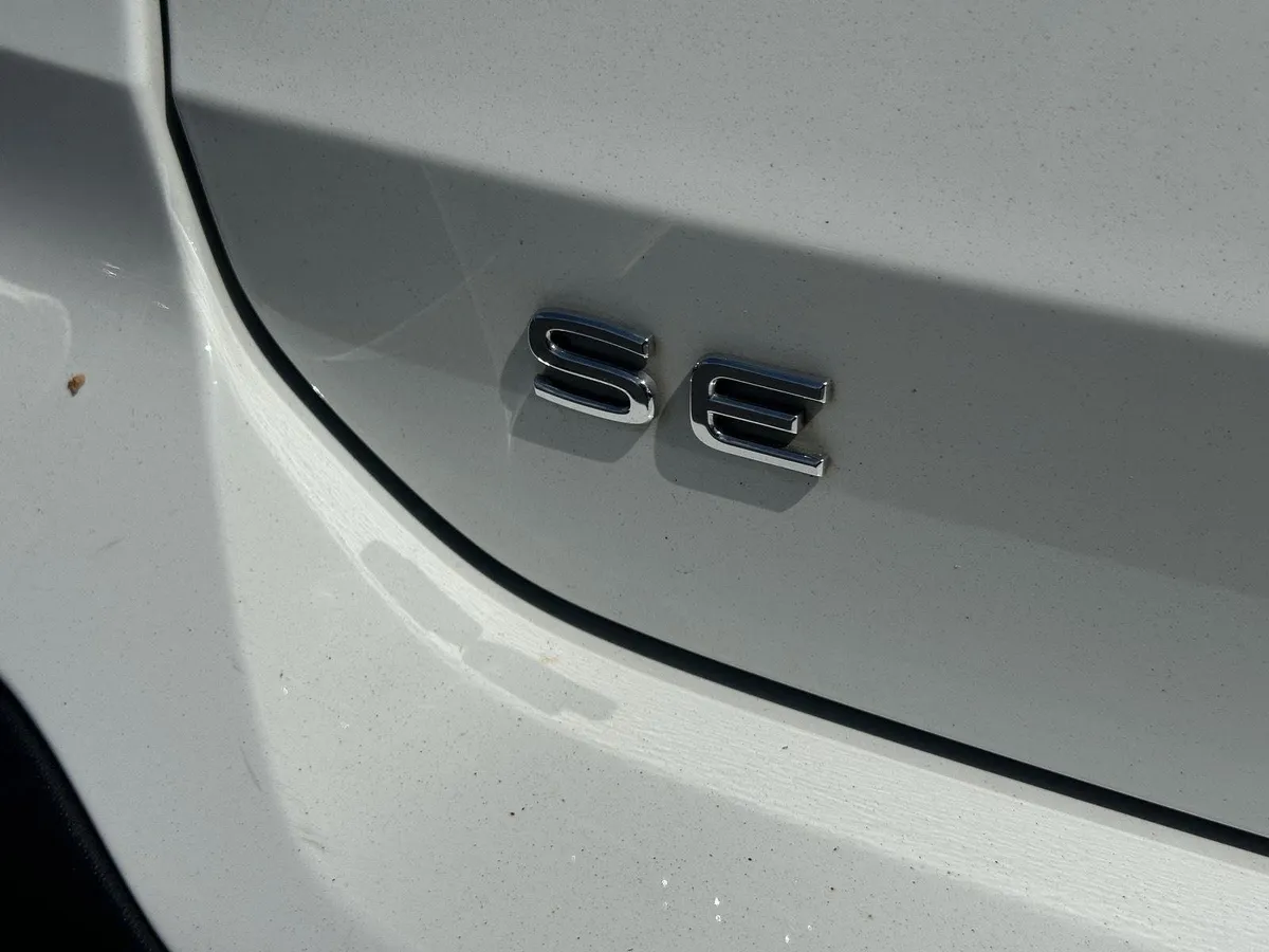 2022 Volkswagen Taos SE thumbnail 10