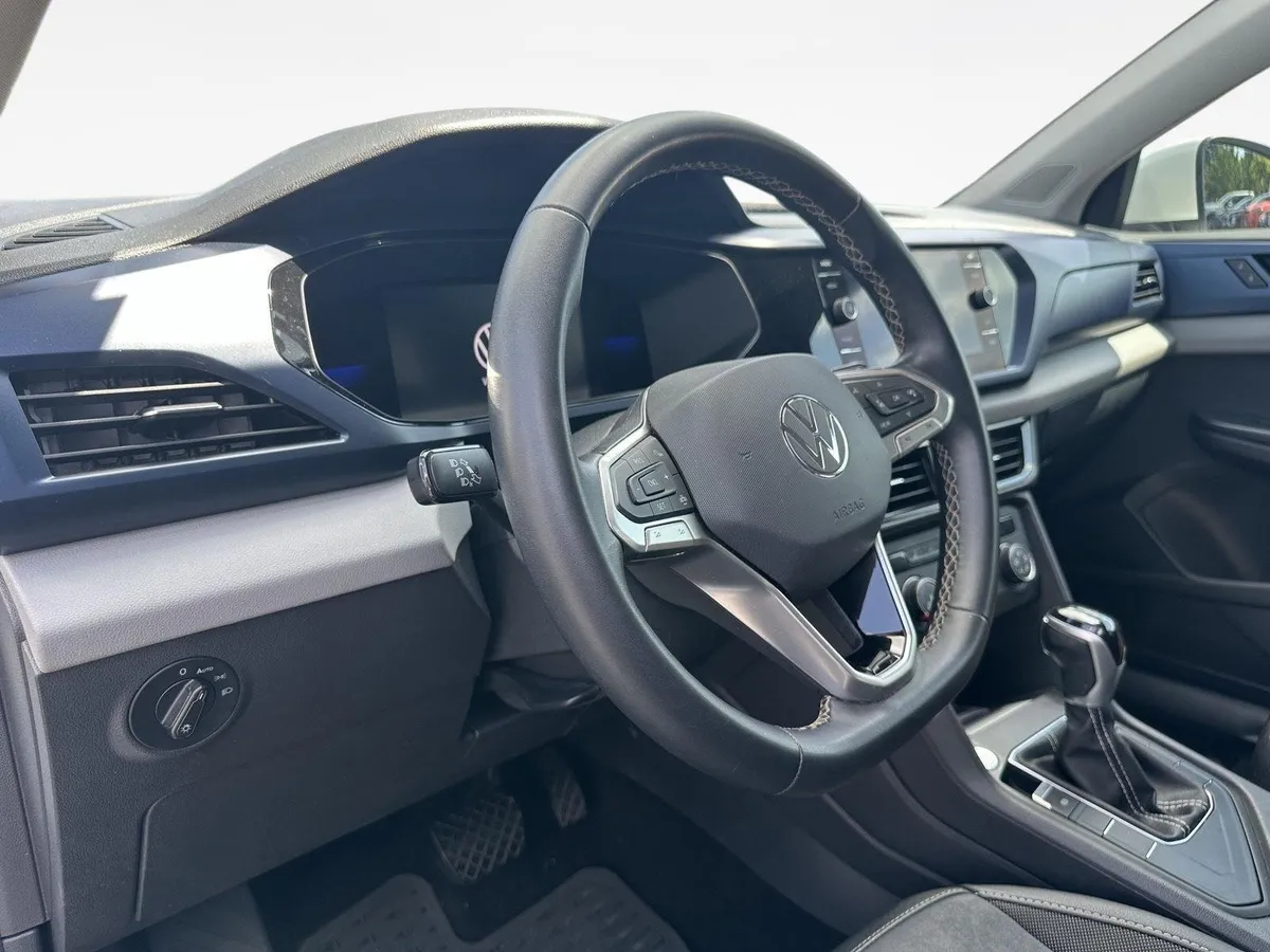 2022 Volkswagen Taos SE thumbnail 11