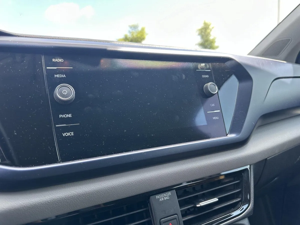 2022 Volkswagen Taos SE thumbnail 12