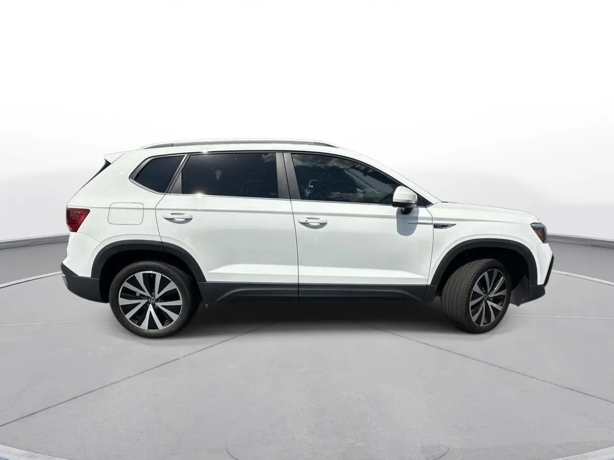2022 Volkswagen Taos SE thumbnail 5