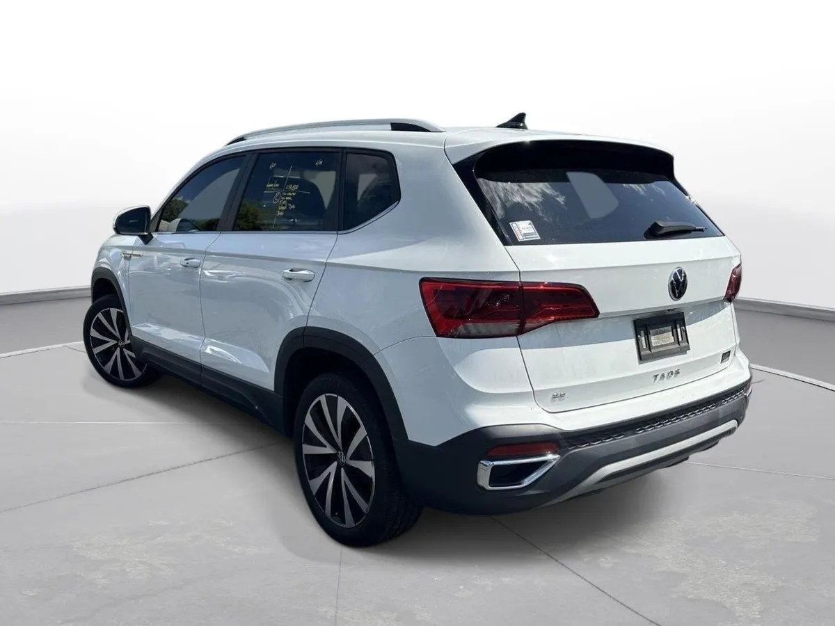 2022 Volkswagen Taos SE thumbnail 8