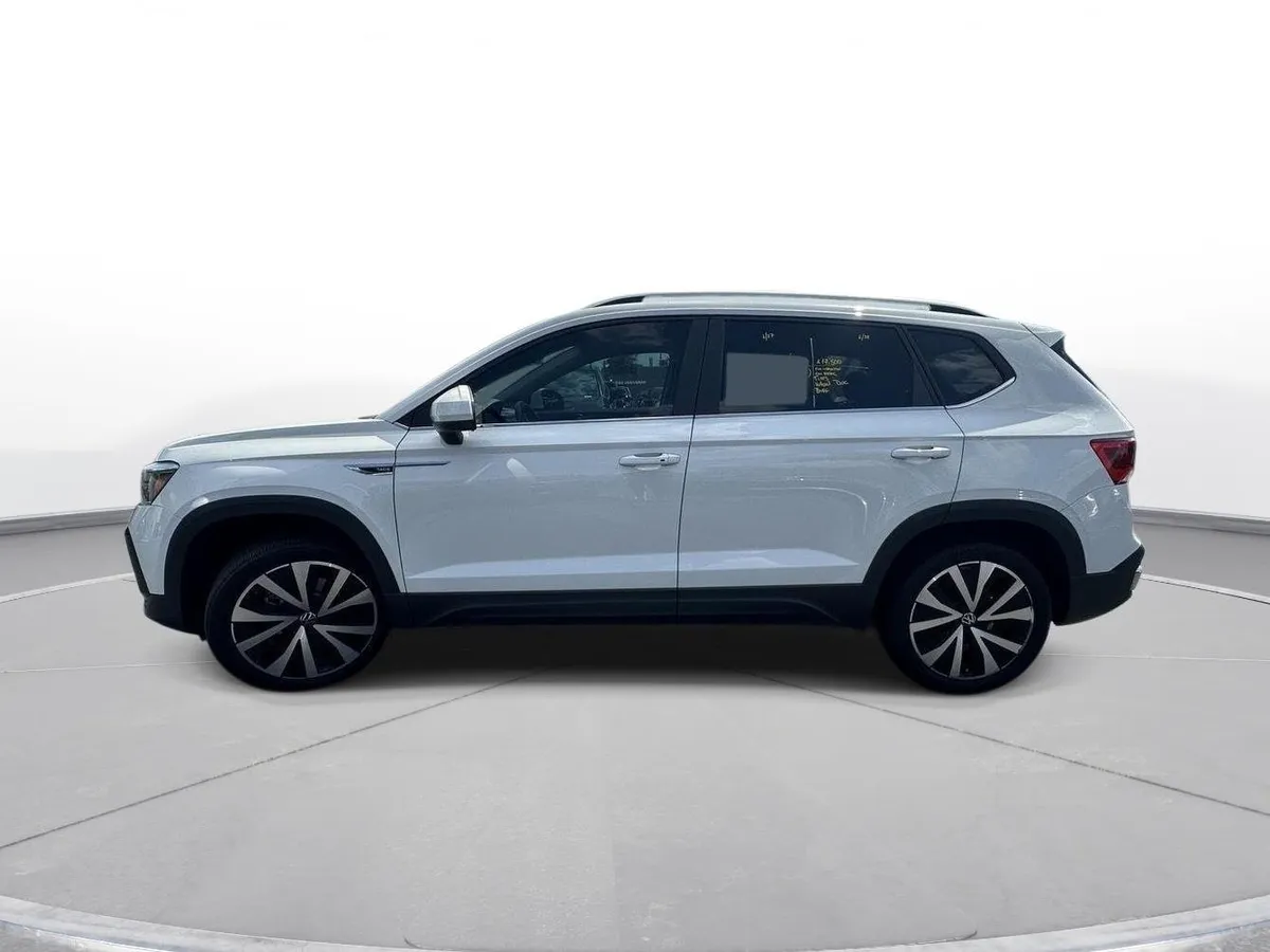 2022 Volkswagen Taos SE thumbnail 9