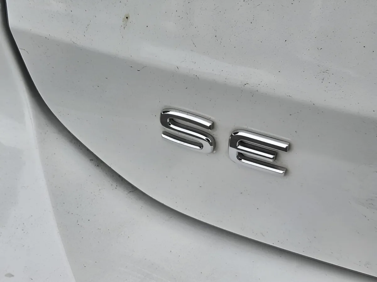 2022 Volkswagen Taos SE thumbnail 32