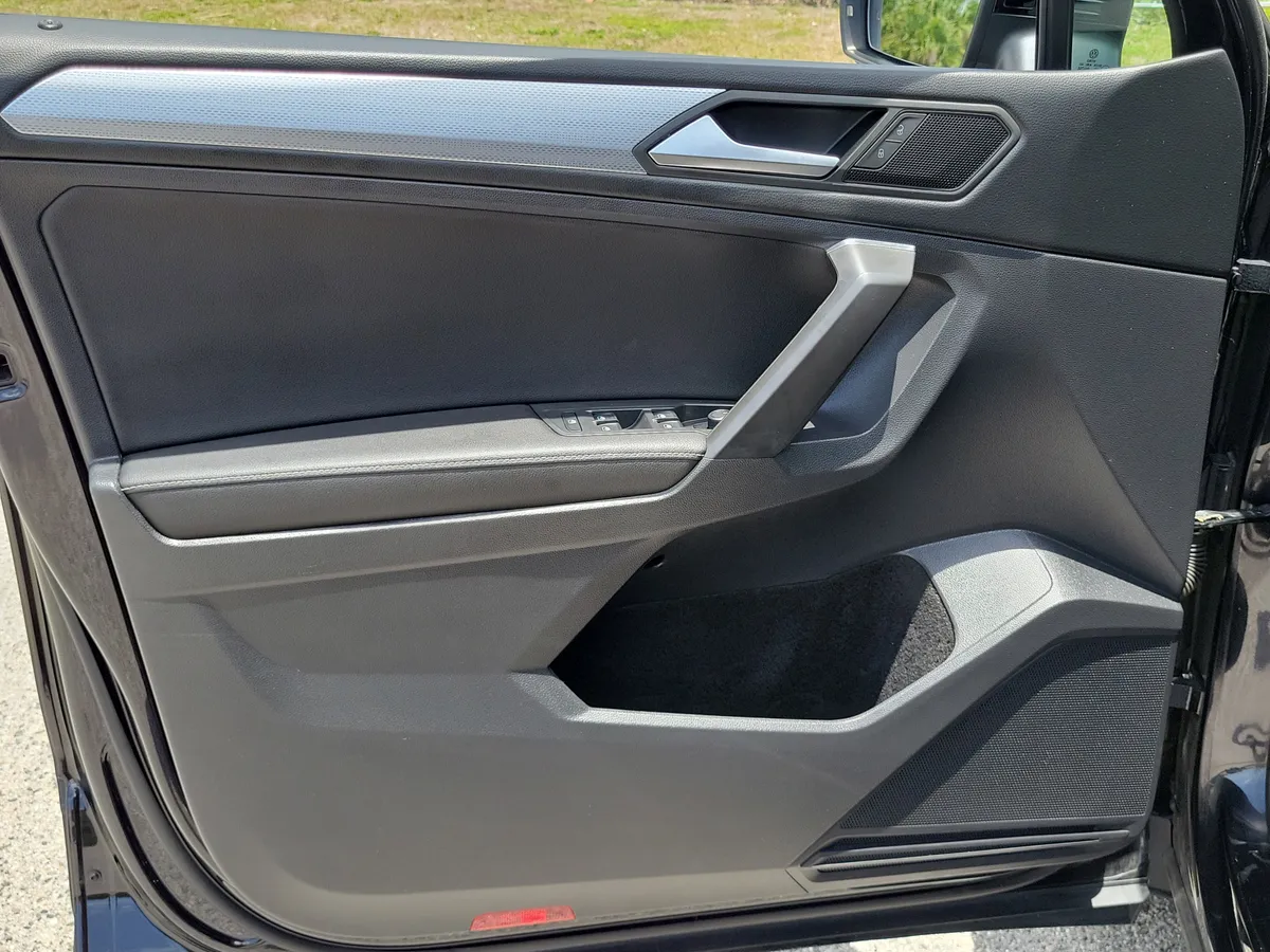 2022 Volkswagen Tiguan S thumbnail 13
