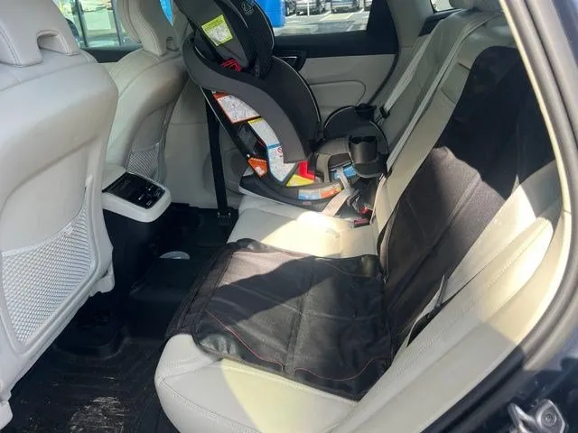 2022 Volvo XC60 B6 AWD Inscription thumbnail 10
