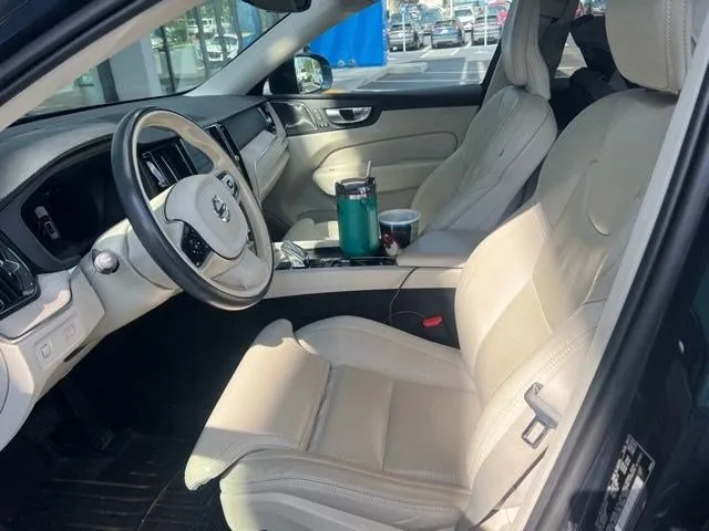 2022 Volvo XC60 B6 AWD Inscription thumbnail 11