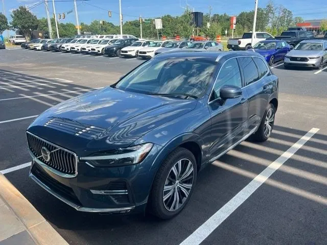2022 Volvo XC60 B6 AWD Inscription thumbnail 3